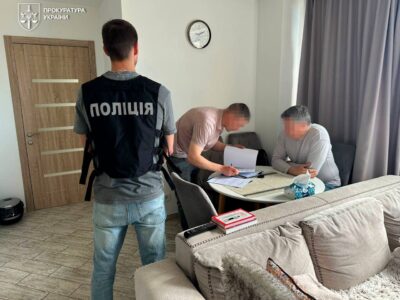 Виїзд за кордон під прикриттям музичного гурту: ексміністр отримав підозру