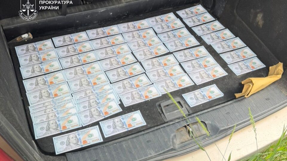 Інвалідність за $13 000 та працевлаштування заради броні за $4000: у Києві викрили дві схеми 
