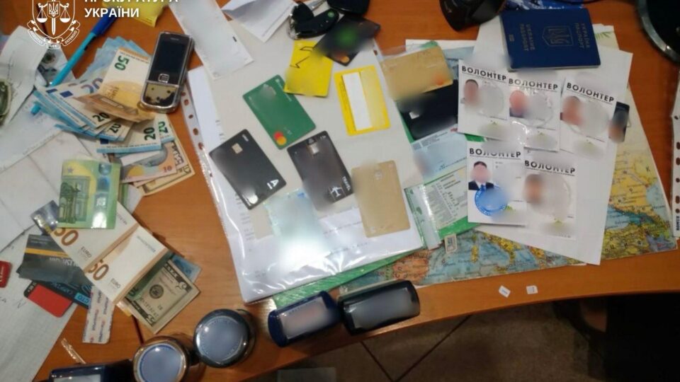 Сім років за переправлення ухилянтів: у Києві засудили схемного благодійника  