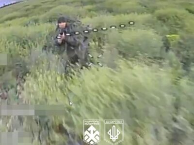 Спочатку зеленка, потім кров’янка: кущі і трава не рятують росіян від наших дронів