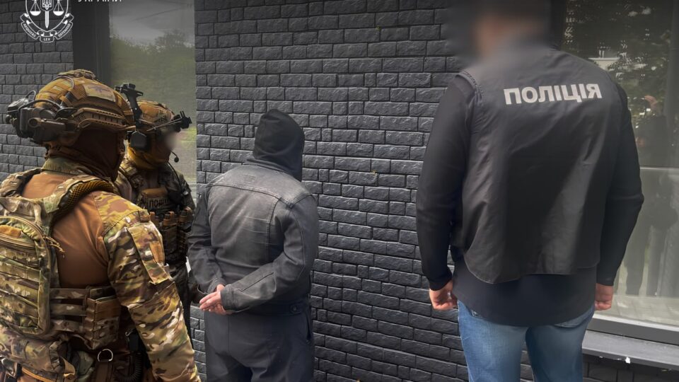 Друга група інвалідності — дорого: у Хмельницькому затримали організатора схеми  
