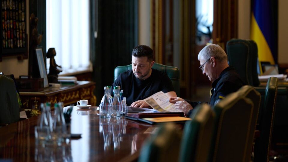 Ворог збирається бити по виробниках українських ракет — Президент  