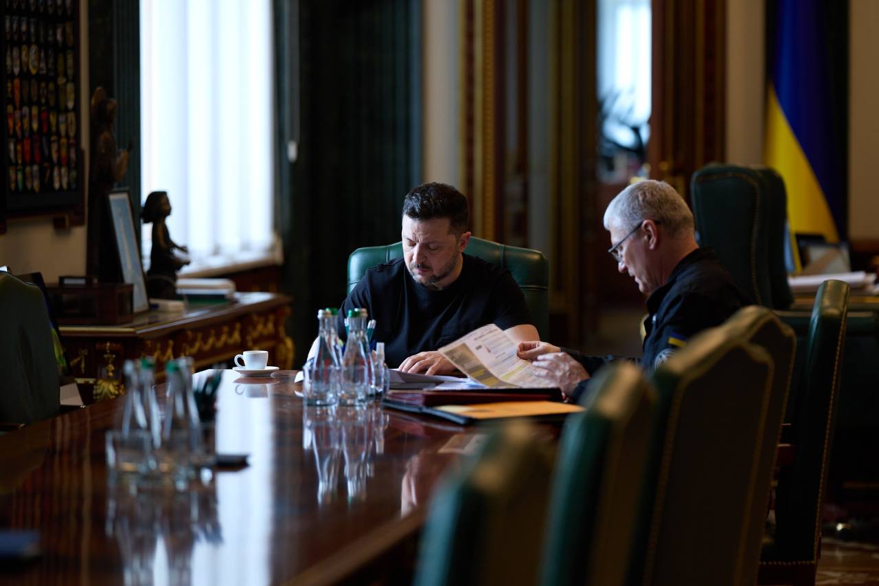 Президент Володимир Зеленський та керівник ГУР МОУ генерал-лейтенант Олег Іващенко.