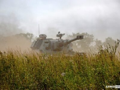 САУ «Краб» від цілої зграї ворожих дронів врятували артилеристи 40-ї бригади