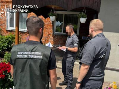 Три роки без служби, але з бойовими виплатами: ДБР викрило схему на 1,3 млн грн