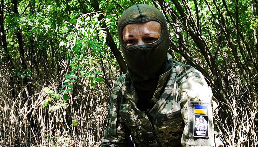 Військова в балаклаві