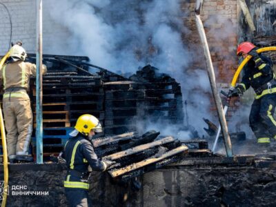 Росіяни атакували цивільну інфраструктуру на Вінниччині: 9 людей постраждали
