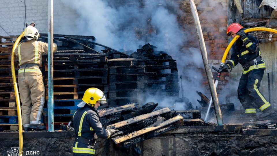 Росіяни атакували цивільну інфраструктуру на Вінниччині: 9 людей постраждали 