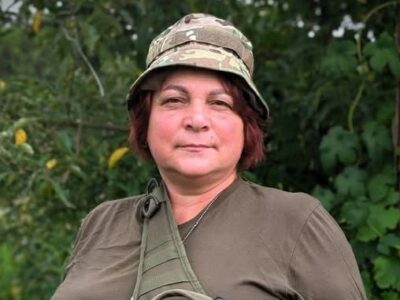 Повернулася з-за кордону, щоб замінити брата: історія Мар’яни з Іршавщини, яка воює на Донбасі