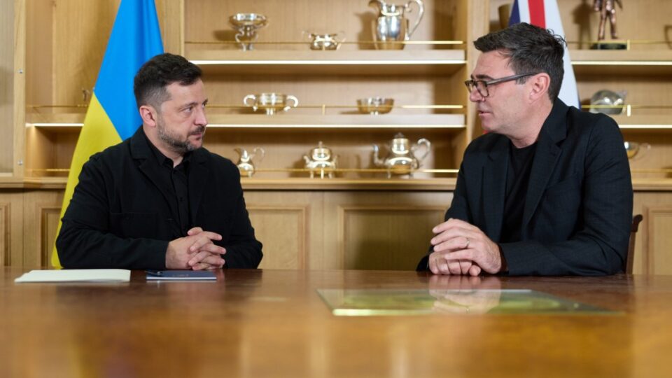 Володимир Зеленський та новий прем’єр-міністр Британії Енді Бернем провели першу зустріч на базі Королівських ВМС у Портсмуті 