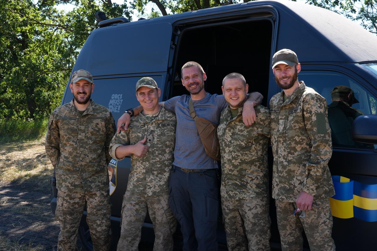 Командир 431-го окремого батальйону безпілотних систем із бойовими побратимами