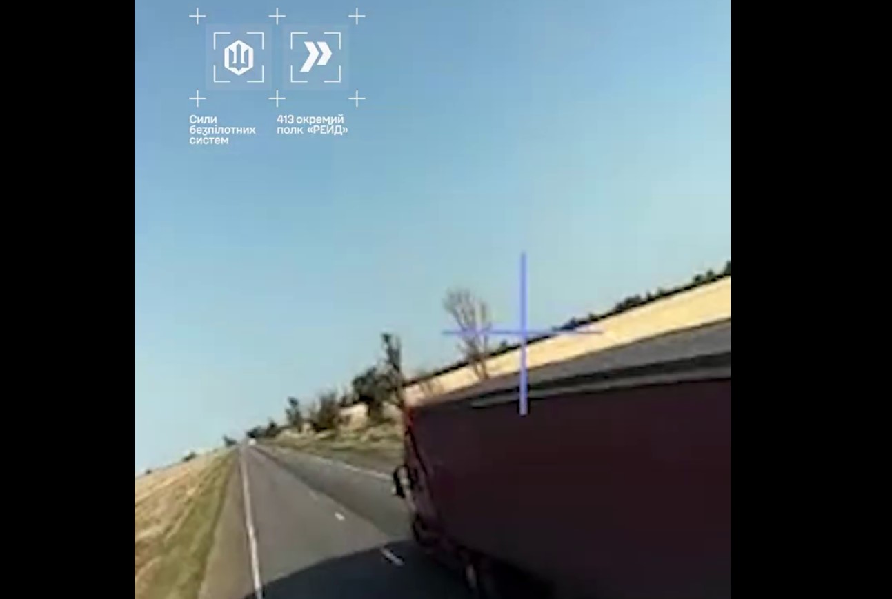 Ворожа фура в прицілі нашого дрона