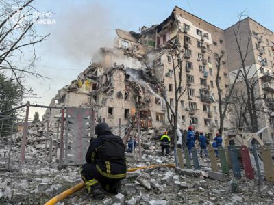 Масована атака на Київ: пожежі та руйнування в кількох районах, є загиблі