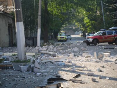 Ворог вранці атакував Одесу: є загиблі, пошкоджені житлові будинки