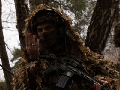 Зайшли з тилу й захопили полоненого: ССО показали наліт на російський спостережний пункт на Сумщині