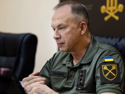 «Проходимо хрещення вогнем» — Головнокомандувач ЗСУ привітав українців з Днем Державності