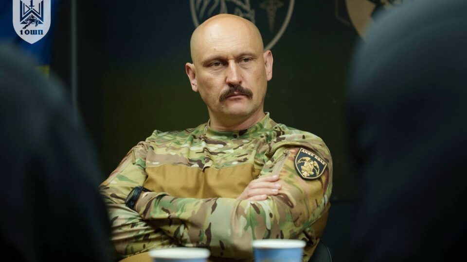 «Має вищу освіту — піде діловодом»: командир 1 ОШП розповів про вакансії для бійців після СЗЧ 