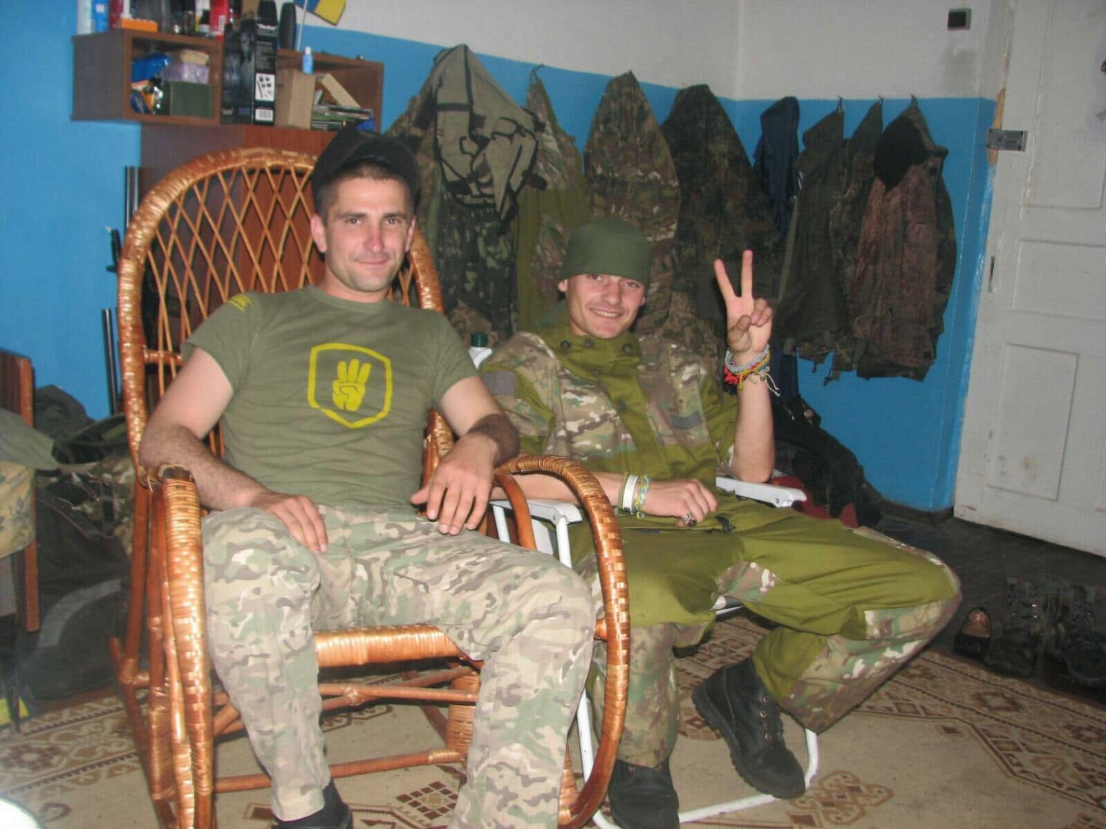 Микола Бауер з бойовим побратимом