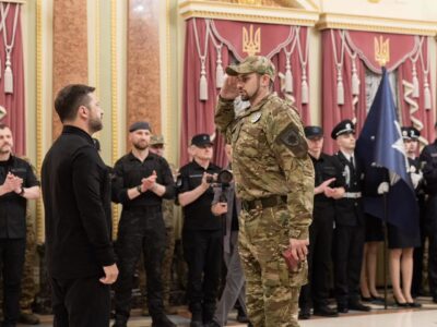 Мінус танки, броня й понад 60 штурмовиків: ас FPV-дронів «Тлок» отримав орден «За мужність»