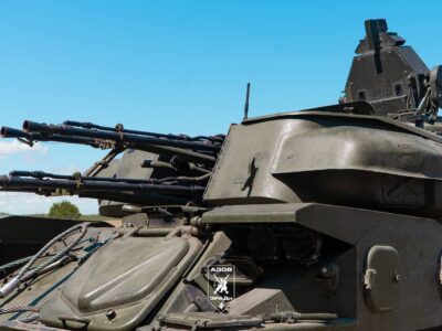 Чотири гармати і щільна стіна вогню: в НГУ показали бойове чергування екіпажу «Шилки»