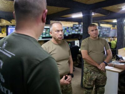 «Намагаються просочуватися малими групами»: Олександр Сирський розповів про тактику росіян у Куп’янську