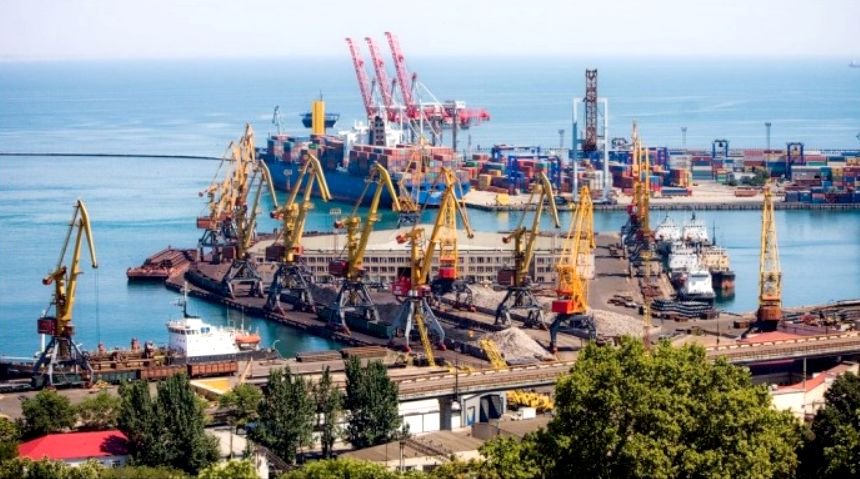Окупанти завдали удару по цивільному судну під прапором Того в Одеському порту 