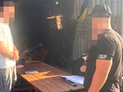Планував збути 6 тонн вибухівки: ДБР викрила військового, який вирішив підзаробити на війні