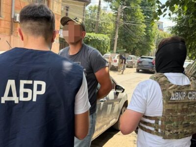 «Зелений коридор» за $10 тисяч: на Буковині затримали військового-переправника