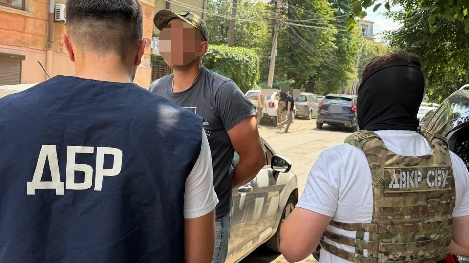 «Зелений коридор» за $10 тисяч: на Буковині затримали військового-переправника 