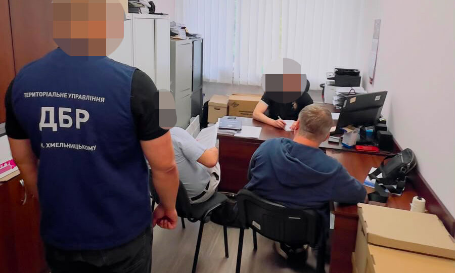 Штучно підняли ціну на електроенергію для військових: повідомлено про підозру посадовцям КЕВ Вінниці 