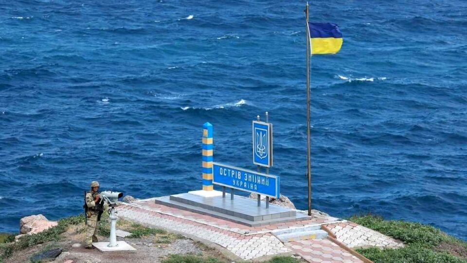 Чотири роки тому на Зміїний повернувся український прапор: у ССО згадали легендарну операцію 