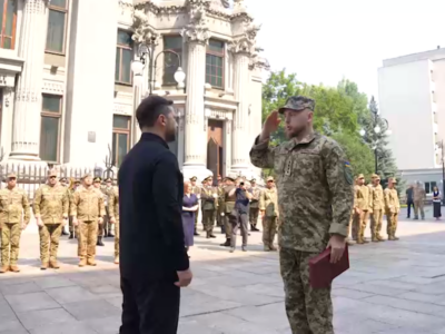 Льотчики, штурмани, техніки та інженери: Президент відзначив воїнів армійської авіації
