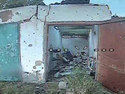 Залетів прямо в шпарину: 92-га бригада показала ліквідацію трьох окупантів, які ховалися в гаражі
