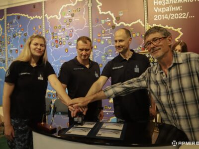 Від оборони Київщини до боїв на Дніпрі: в Україні презентували марку на честь річкової флотилії ВМС