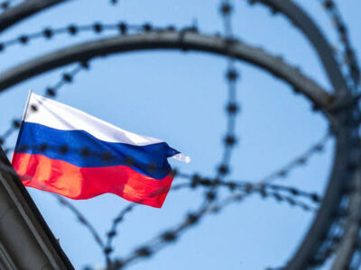 Без банків, майна і паспорта: у росії готують нові обмеження для тих, хто виїхав за кордон