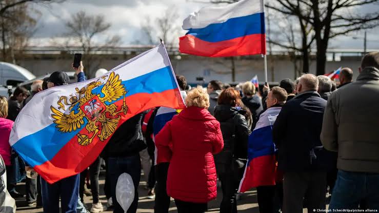 Масовка по 200 доларів: СБУ та спецслужби Польщі викрили мережу, яка влаштовувала проплачені кремлем акції в ЄС 