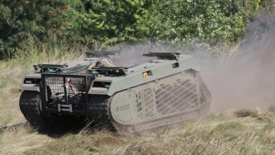 «У деяких місцях бійцям потрібно проходити до позицій по 15 кілометрів»: під Покровськом кілзона не дає змоги їздити 