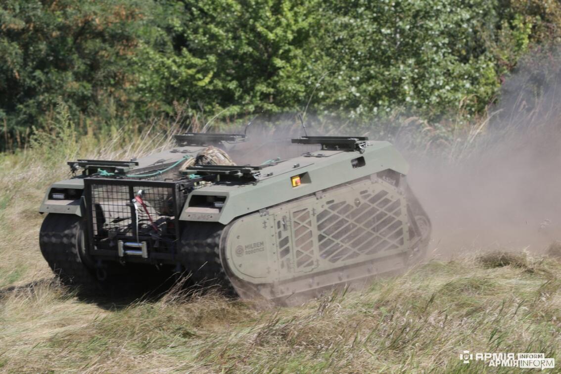 НРК їде дорогою