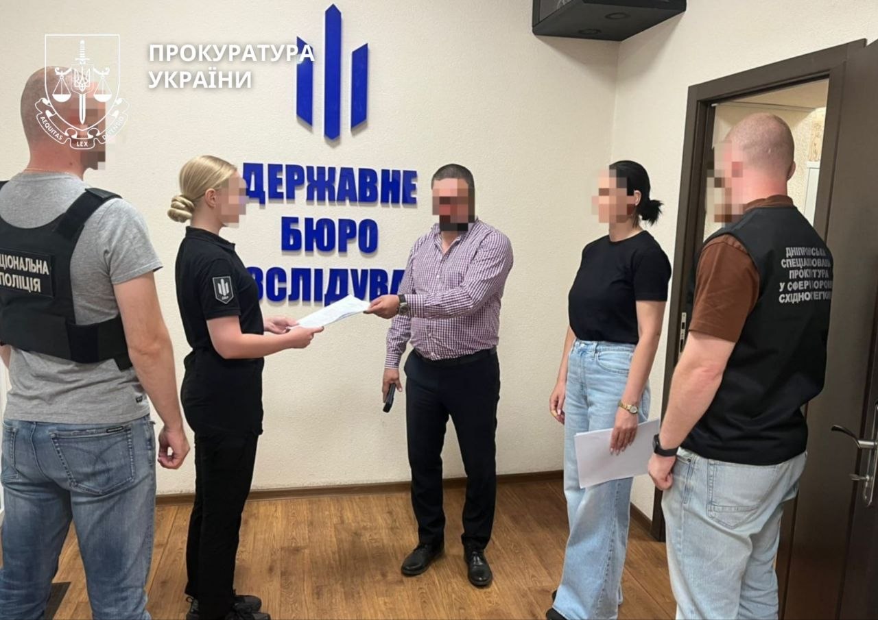 Затриманий та правоохоронці
