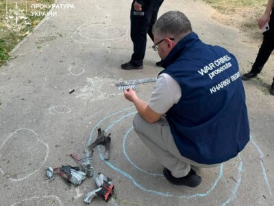 Не випадковість: FPV-дрон на оптоволокні вдарив по багатоповерхівці у Харкові