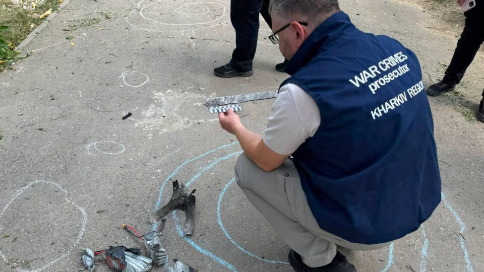 Не випадковість: FPV-дрон на оптоволокні вдарив по багатоповерхівці у Харкові 