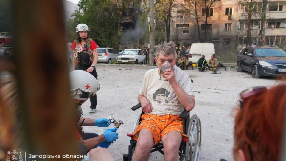 Запоріжжя під масованим ударом: двоє загиблих, 17 поранених, серед постраждалих — 11-річний хлопчик 