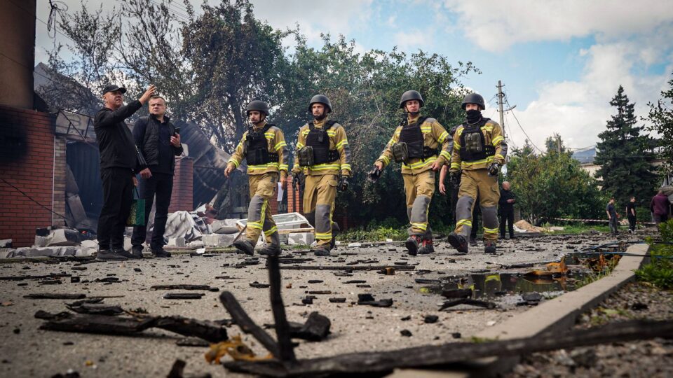 У Вишневому Бучанського району ліквідовують наслідки обстрілу: евакуйовано близько 500 людей 