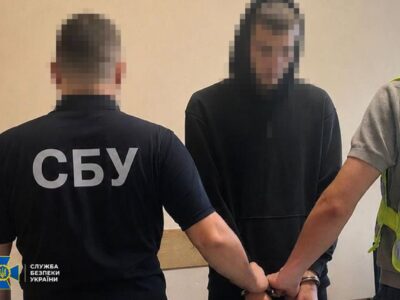 Палили авто ЗСУ та держустанови за вказівками з рф: СБУ затримала трьох агентів у трьох областях
