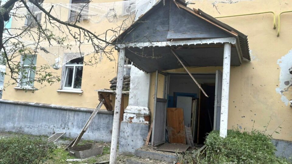Удар по рятувальниках: російський дрон атакував пожежну частину на Харківщині 