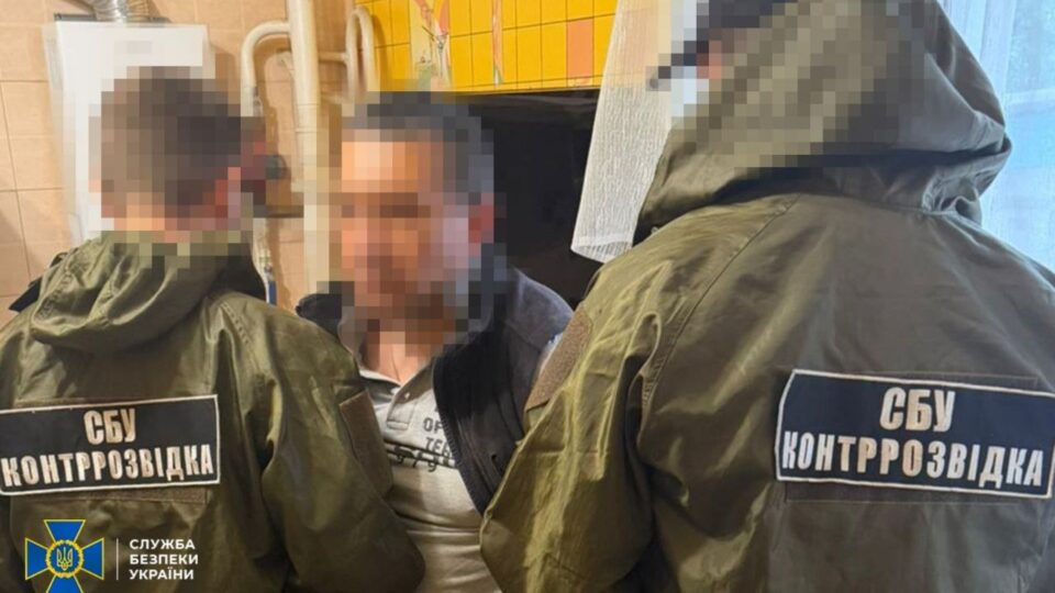 Інженер тепломережі виявився «подвійним» агентом фсб та воєнної розвідки рф — СБУ 