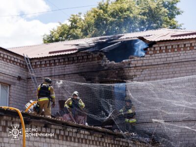 Черговий воєнний злочин рф: окупанти вдарили по пожежній частині у Краматорську
