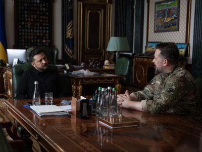 «Фронт — це основа»: Володимир Зеленський обговорив із Андрієм Білецьким ситуацію на Харківщині та Донеччині
