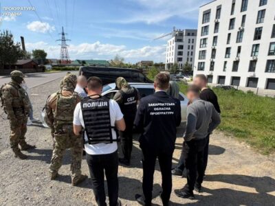 «Робота», на яку можна не ходити за $25 тисяч: на Закарпатті судитимуть адвоката та директора філії коледжу
