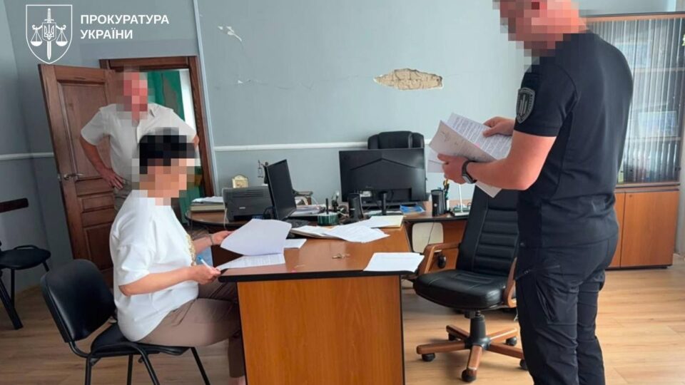 Судді, адвокати та військовозобов’язаний: про підозру повідомили причетним до фіктивних судових рішень для ухилення від служби 